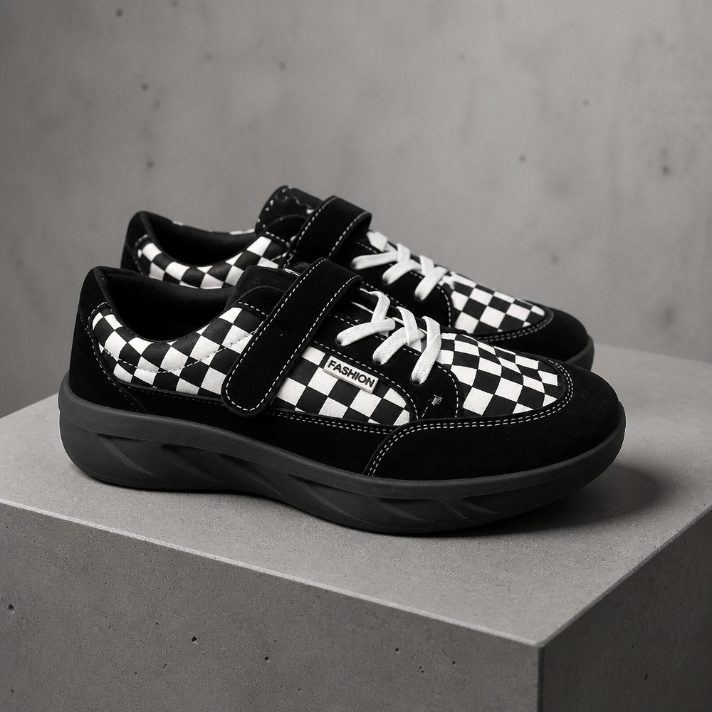 NWOB Boy's Lace up Sneakers Size EU37 US 5- 5.5